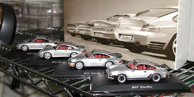 Paul's Model Art MINICHAMPS 911 Turbo scale:1/43 30KB